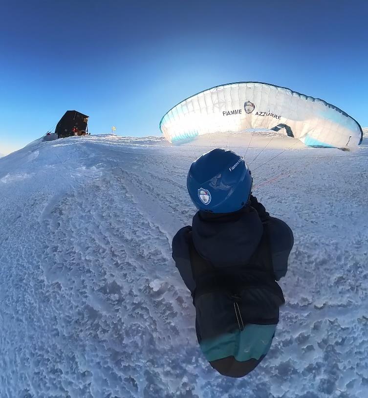 In volo sopra il ghiacciaio del Monte Rosa